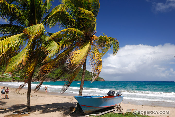 Barque de pêcheurs - plage de la Grande Anse - Les Saintes - Guadeloupe