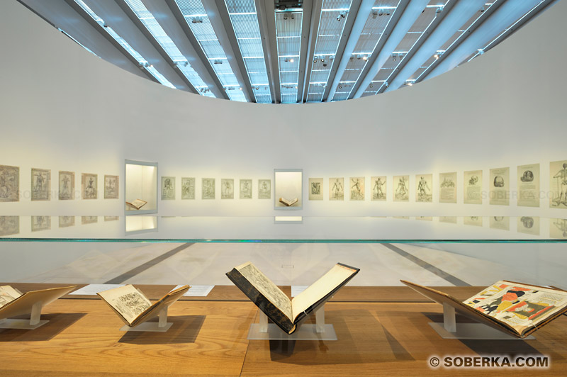 Musée du Louvre-Lens : Galerie d'exposition temporaire, Salle des livres et gravures d'anatomie