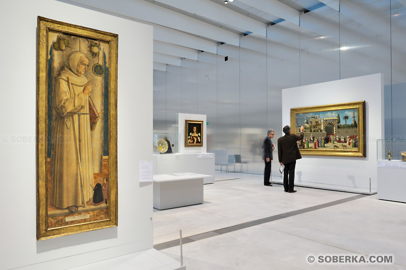Musée du Louvre-Lens : La Galerie du Temps, Europe Gothique, Saint Jacques de la Marche et deux donateurs agenouillés - Peinture de Carlo Crivelli 1477