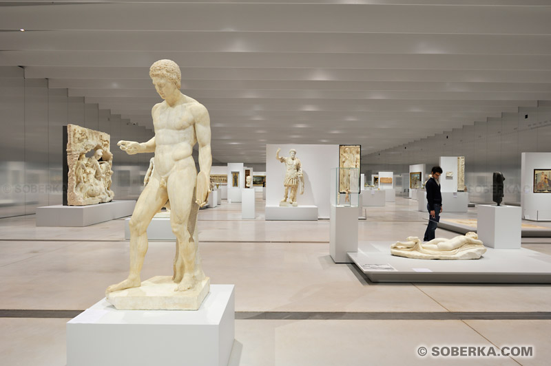 Musée du Louvre-Lens :  Antiquité, Grèce Classique, Discobole, Athlète tenant un Disque, copie romaine d'un «Discophore» de Bronze