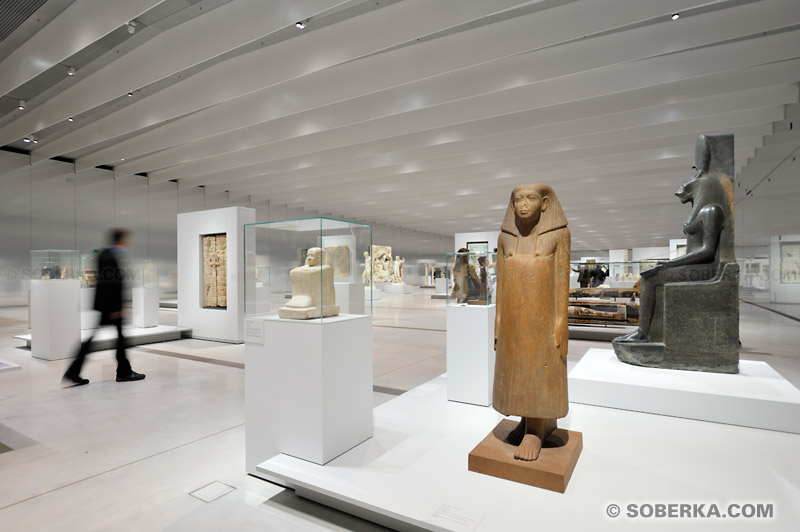 Musée du Louvre-Lens : La Galerie du Temps, Egypte, Statues de divinités égyptiennes