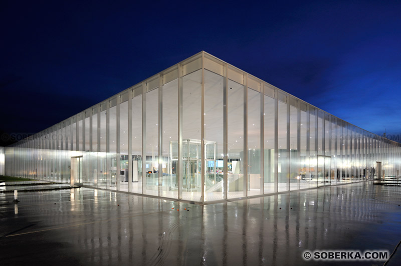 Musée du Louvre-Lens : Hall d'accueil vue extérieure