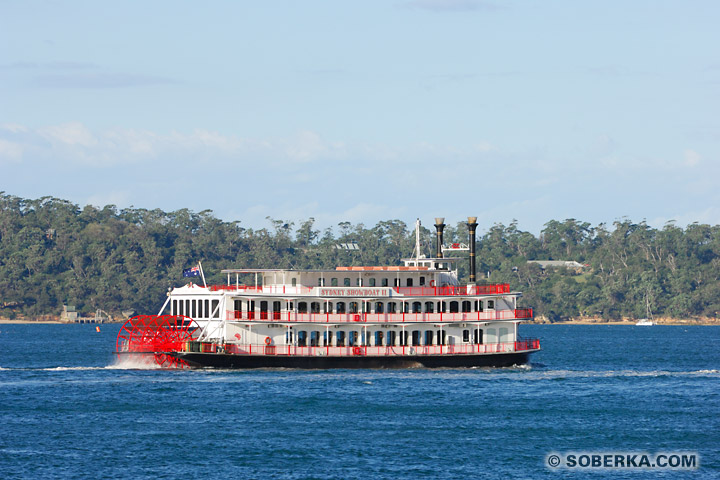 Bateau à roues à aubes à Sydney
