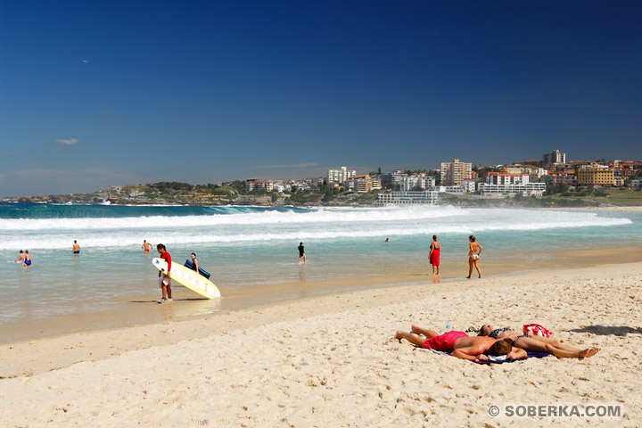 Touristes sur la plage de Bondi Beach à Sydney - Bondi Beach